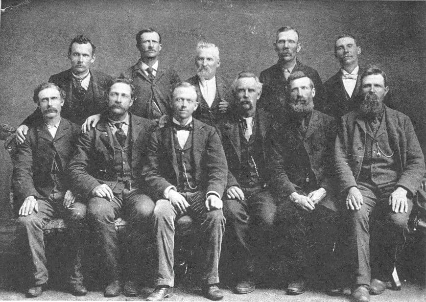 The original exploring party sent to Cowley in 1900